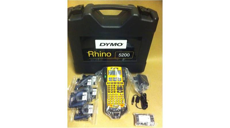 Dymo - Nyomtat - mtrix - Rhino 5200-as cmkenyomtat ajndk, 3db 18758 12mmx3,5m nylon kazetta (fekete/fehr) 1db 18444 12mmx5,5m vinyl szalag (fekete/fehr) 1db 18445 19mmx5,5m vinyl szalag (fekete/fehr)